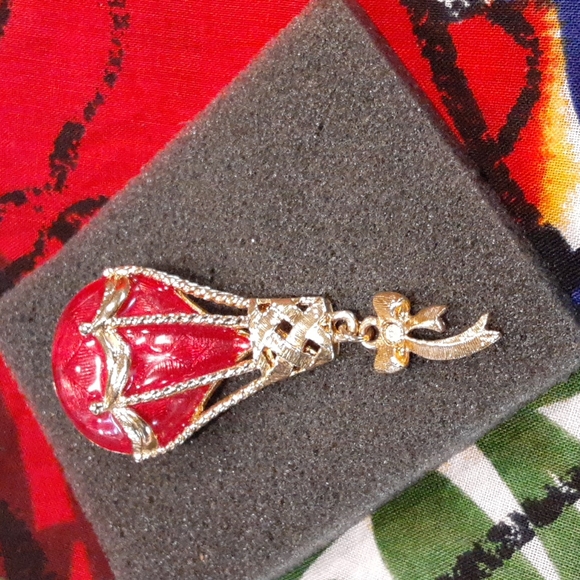 Avon Jewelry - AVON Vintage 1994 Winds of Charm Pen/Brooch